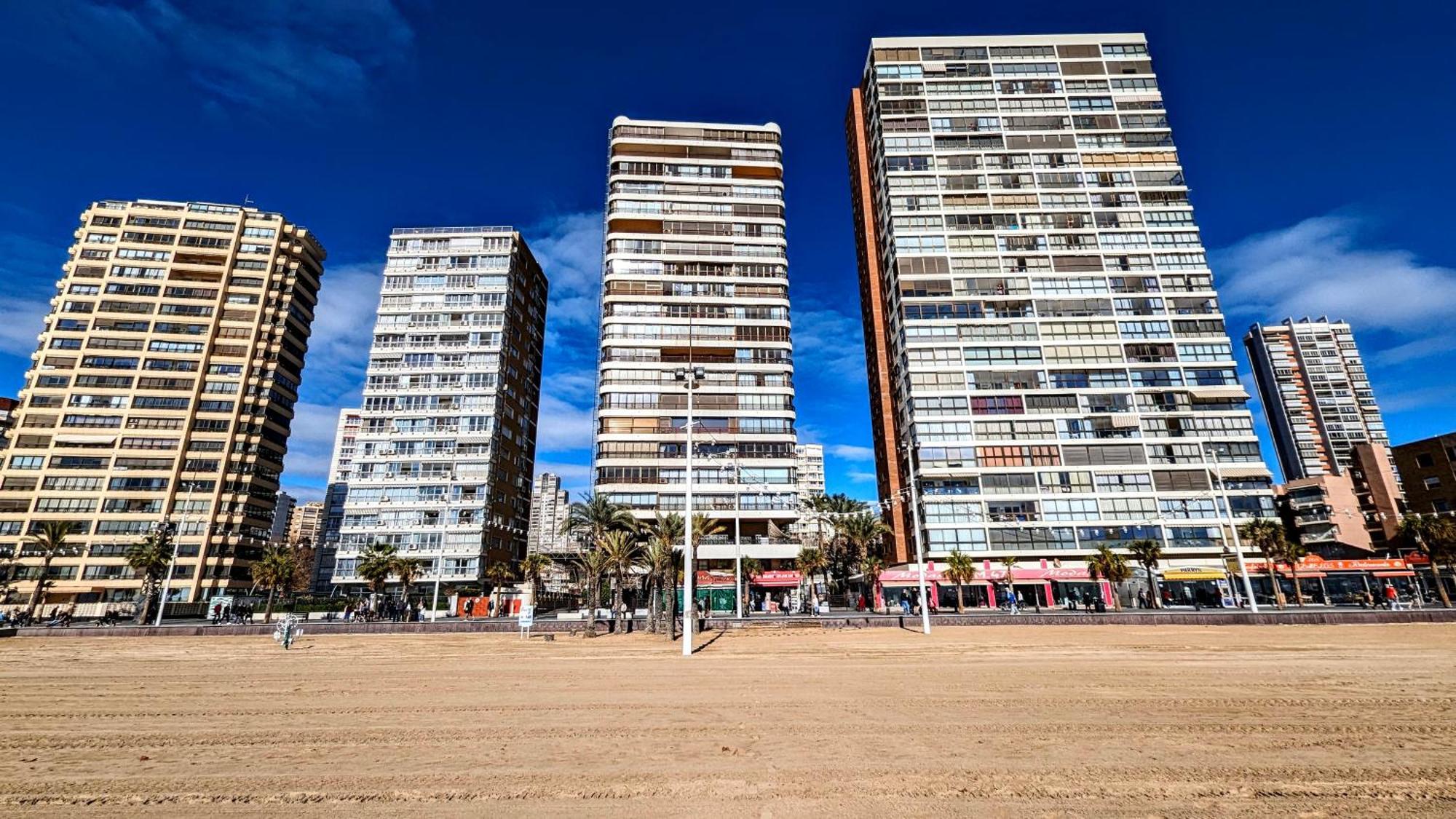 Las Arenas Sea Front Apartments Benidorm Exterior photo