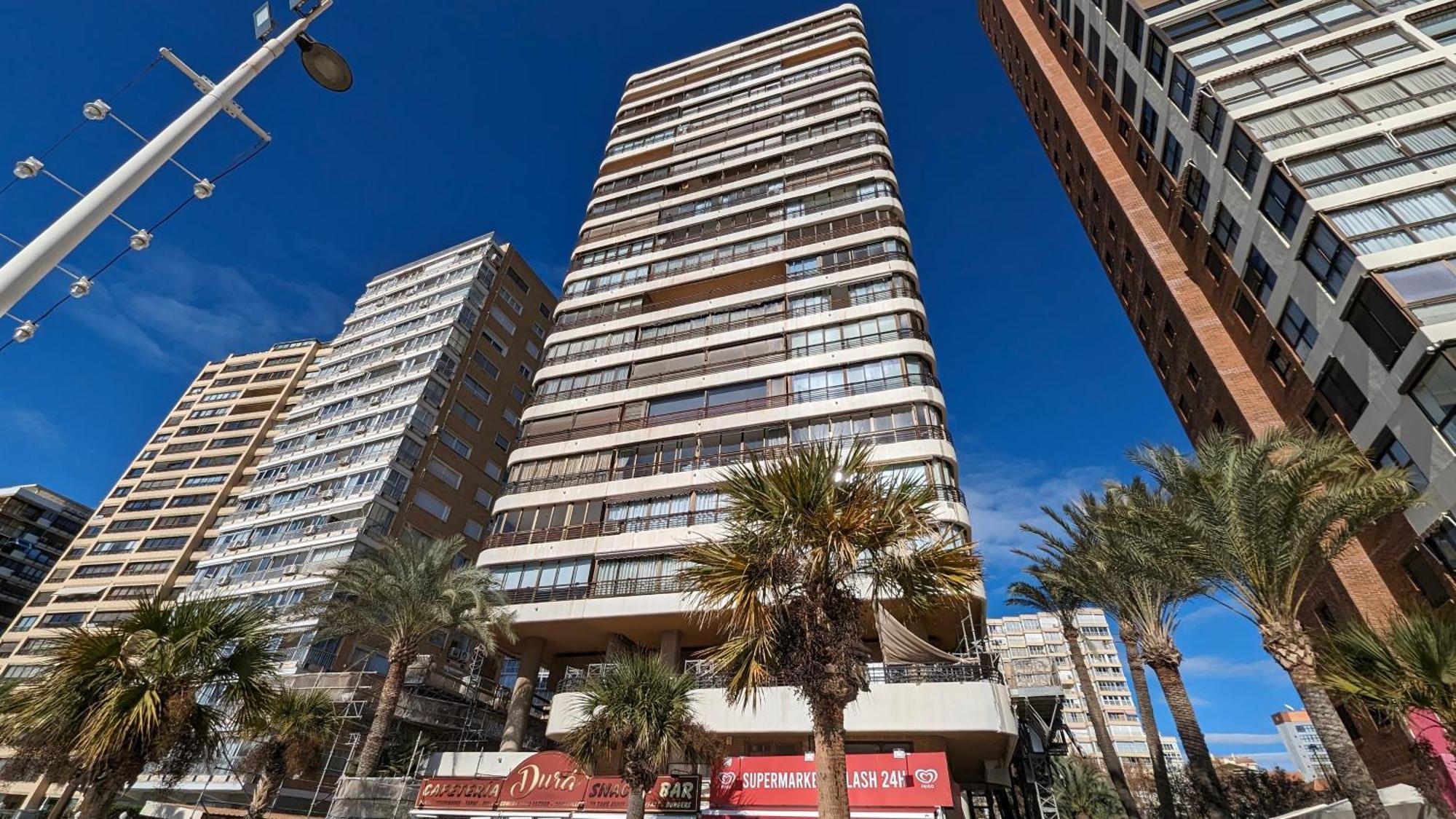 Las Arenas Sea Front Apartments Benidorm Exterior photo