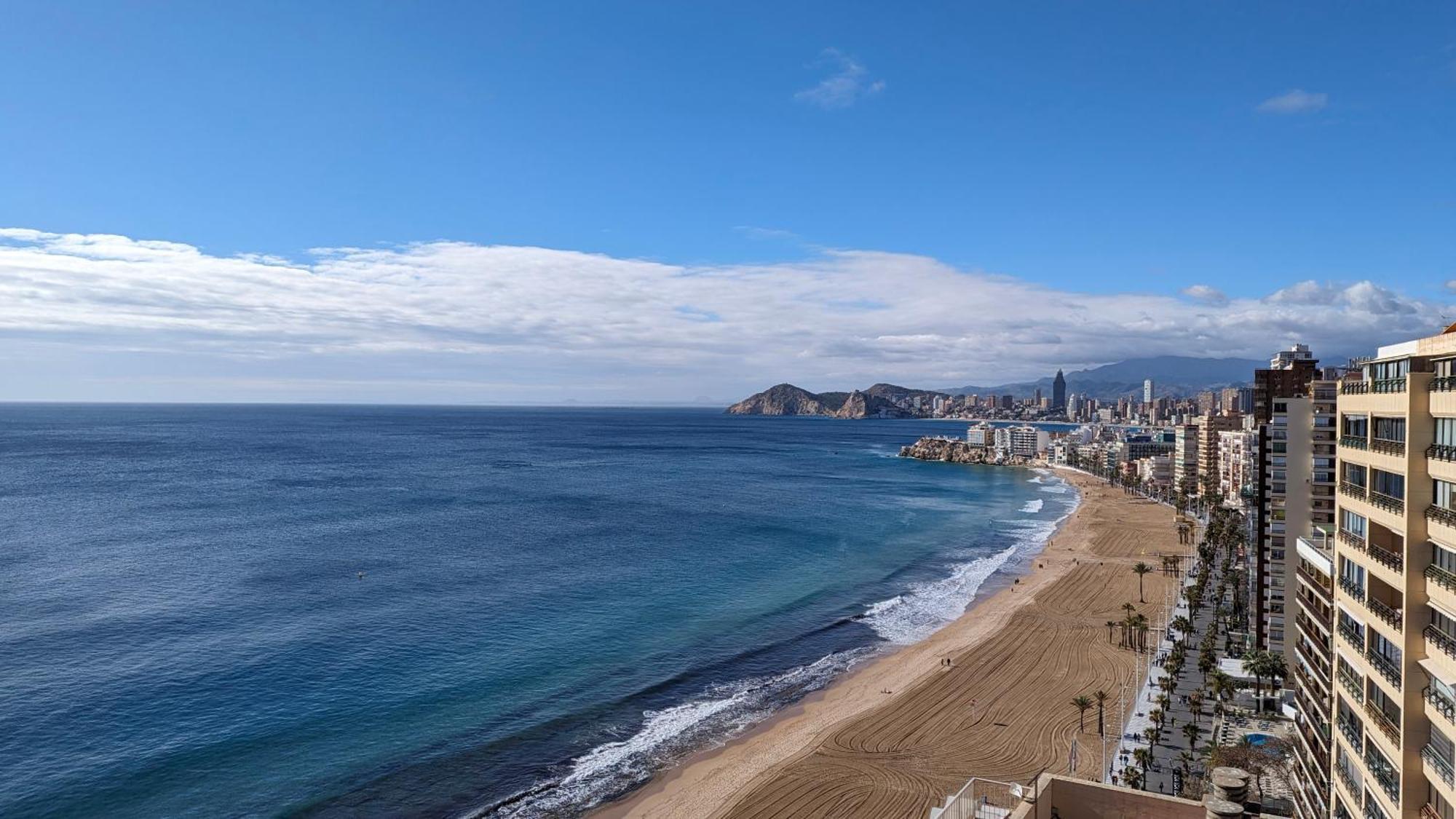 Las Arenas Sea Front Apartments Benidorm Exterior photo